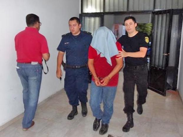 Un cura y un director de escuela, detenidos por abusar de menores