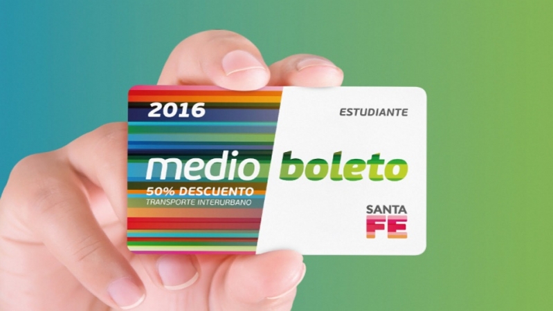  Entregan credenciales de Medio Boleto 