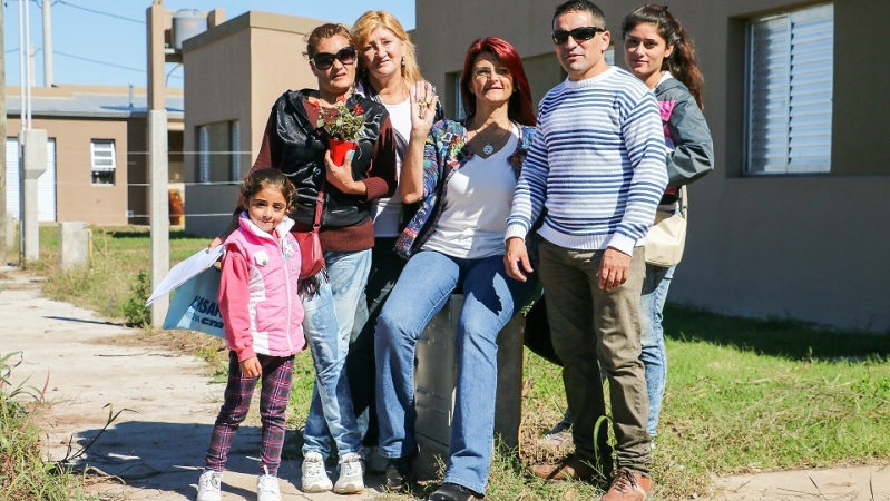 El Gobierno entregó 40 viviendas para docentes de Cañada de Gómez
