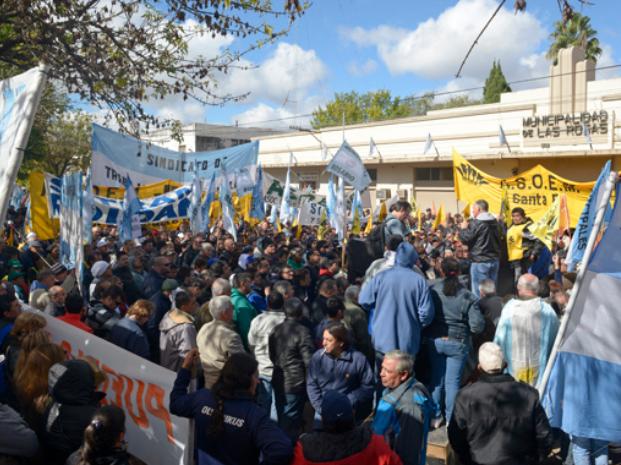 Hubo paro municipal y gran movilización a Las Rosas