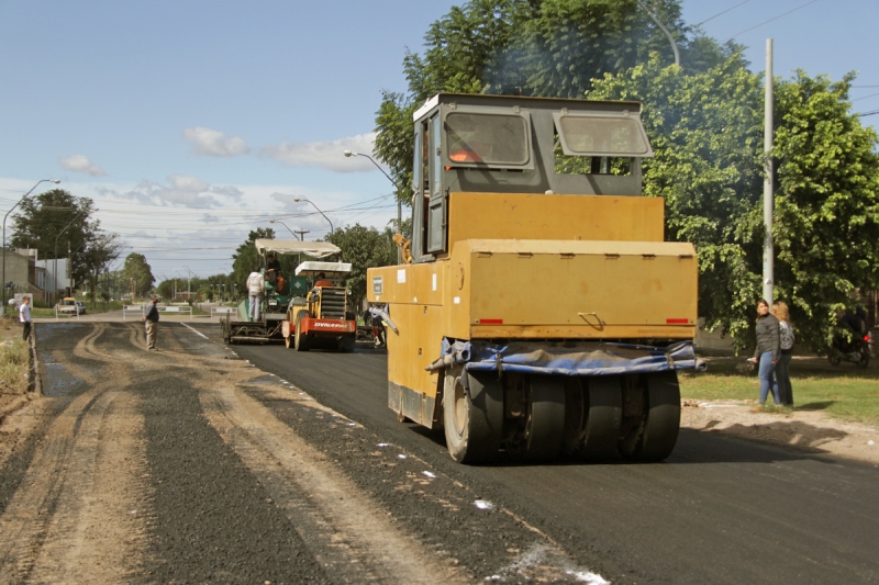 El Municipio continúa con la reconstrucción de la red vial de la Ciudad