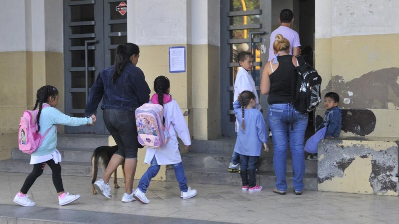 Estudian extender la jornada escolar para recuperar horas