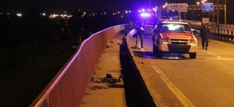 Se salvó de milagro tras caer con su auto al agua en la ruta 168