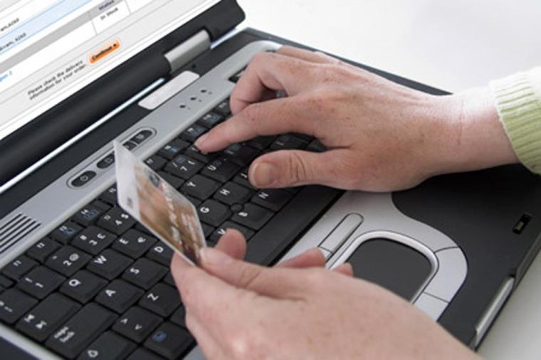 Indumentaria y calzado, mayoría en participación de ofertas a través de internet