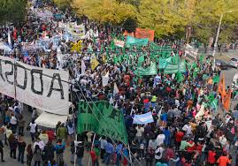 Crece la conflictividad pese a los aportes y las regalías