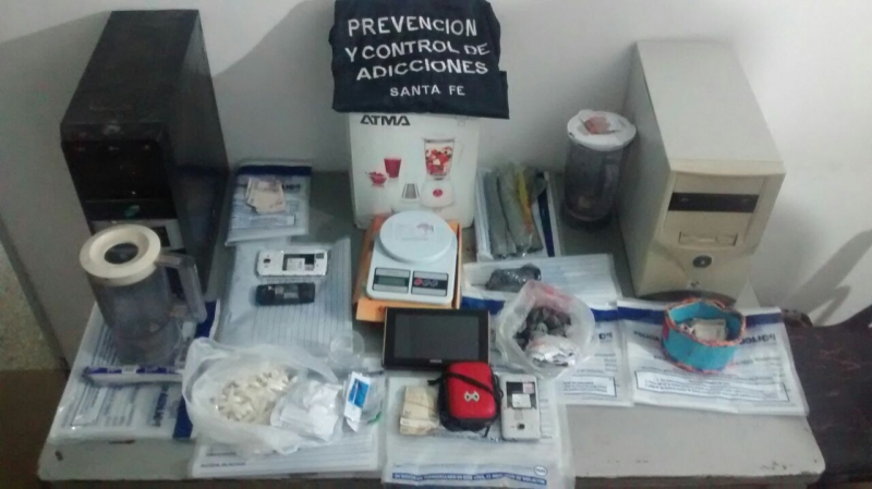 Personal antinarcóticos secuestró marihuana y cocaína 