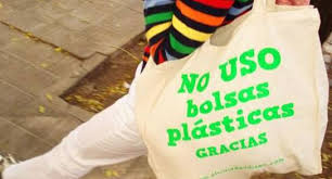 Supermercadistas insisten en no entregar bolsas