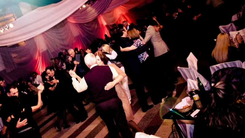 Noche de milonga en un nuevo “Viernes en La Mirage”