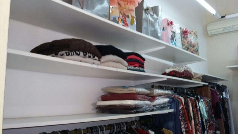 Robaron un local de ropa de Aristóbulo del Valle al 7100