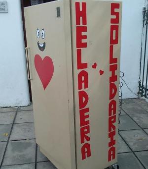 Abren la tercera heladera solidaria de la ciudad