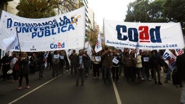 Docentes de la UNR votaron otra semana sin clases