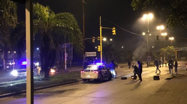 Piquete en el acceso a Villa Gobernador Gálvez