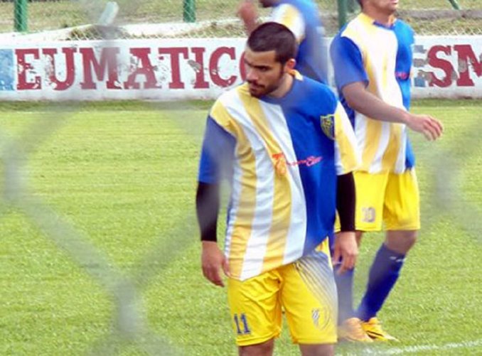Lo goleparon y murió en pleno partido