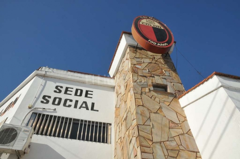 Sorpresa: Sala lidera el primer sondeo de las elecciones