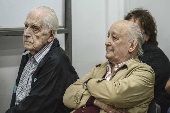 Penas de 20 y 25 años de cárcel para Bignone y Riveros