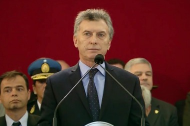 Macri pidió que “las FFAA se adapten a las demandas del siglo XXI”