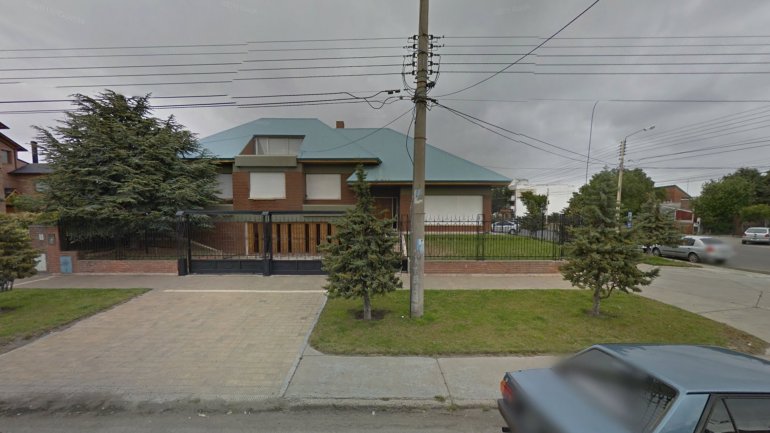 Allanan la casa que Néstor Kirchner le vendió a Lázaro Báez