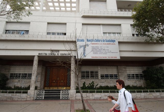 Dos casos de meningitis bacteriana en una escuela