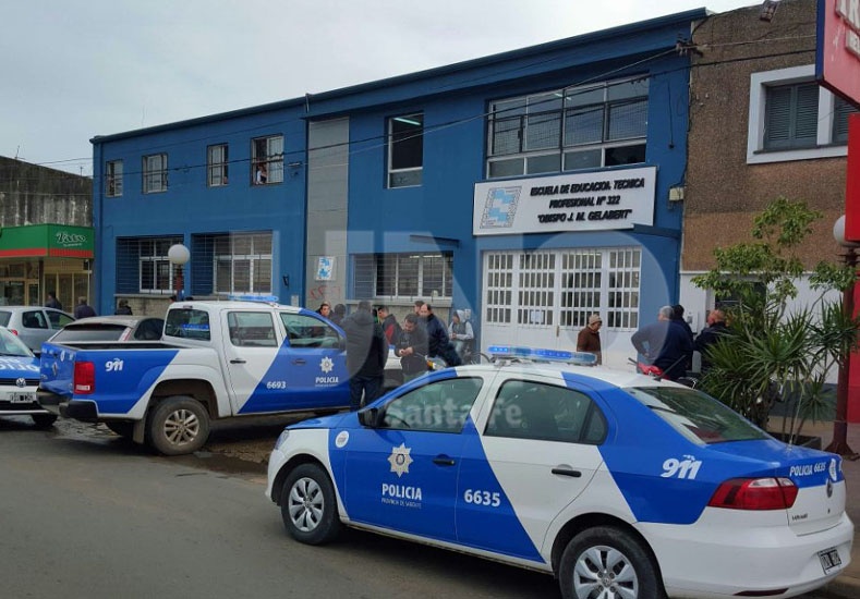 Un chico de 16 años llevó un arma a la escuela