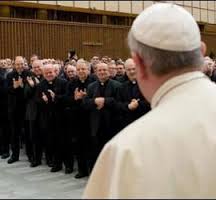 El Papa decreta la expulsión de los obispos que oculten casos de abusos sexuales