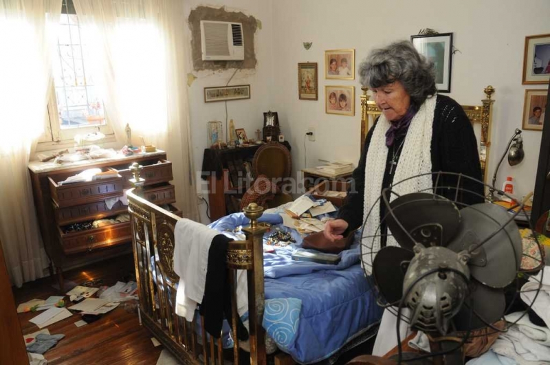 Cuando regresó de misa, tenía un ladrón en su casa