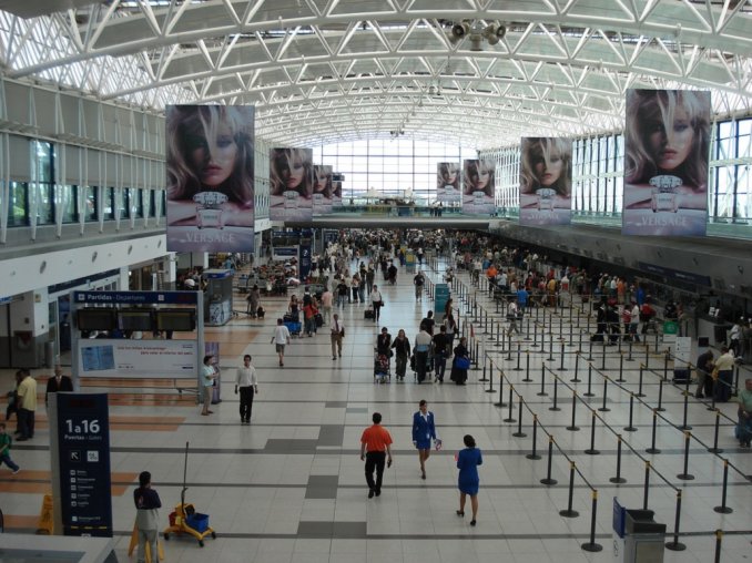 Paro en los aeropuertos: no hay vuelos hasta el domingo