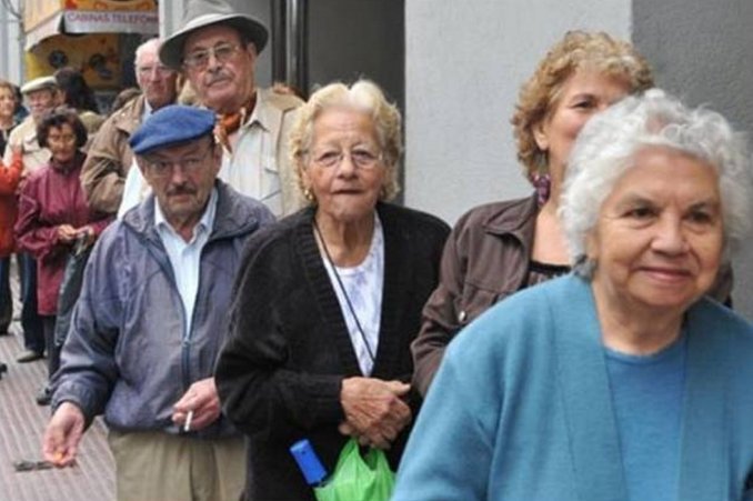 Adelantan el pago a jubilados por el nuevo feriado 