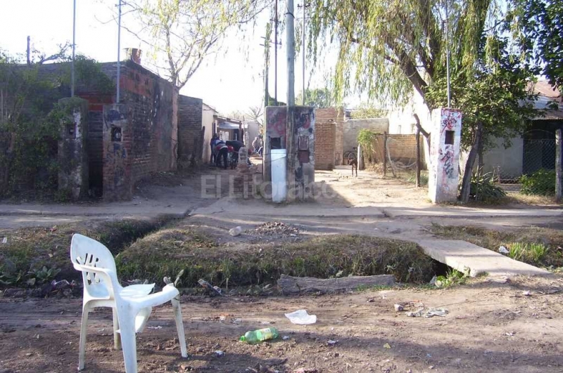 Un hombre detenido por disparar contra tres adolescentes