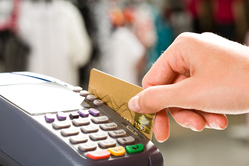 Detuvieron a dos rosarinos por realizar estafas con tarjetas de débito