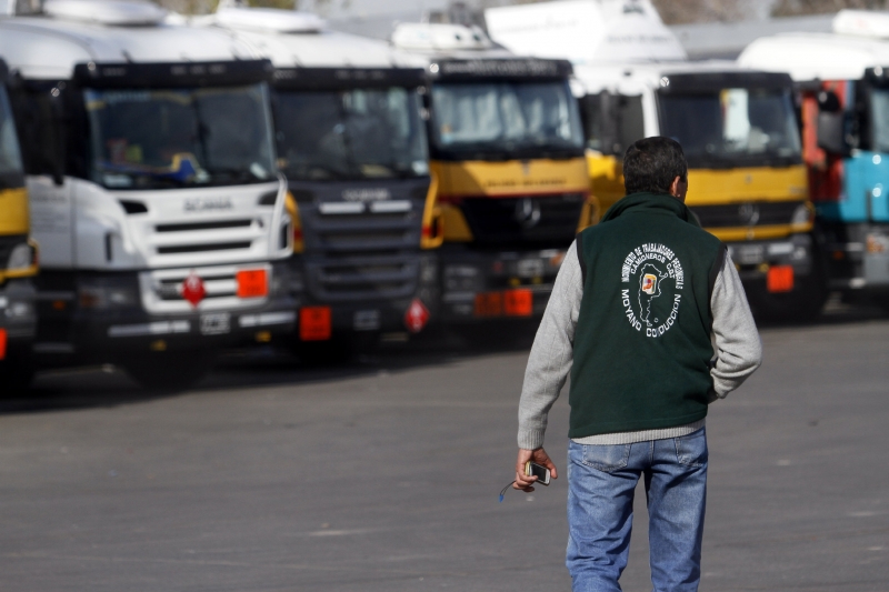 Tras el acuerdo salarial, Camioneros levantó el paro