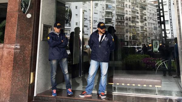 Allanan el departamento y la chacra de Julio De Vido