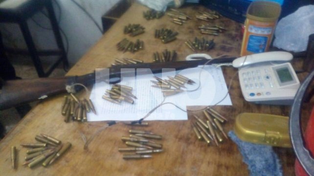 Aprehendieron al agresor de una mujer y le secuestraron un arma de guerra