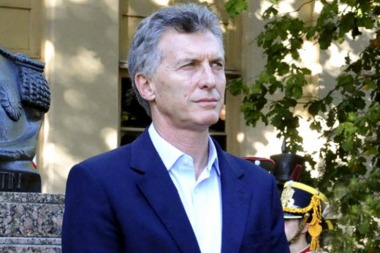 Macri inaugura una planta de fertilizantes y rinde un homenaje a Illia