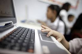 El 80 % de los chicos utiliza Internet para hacer las tareas