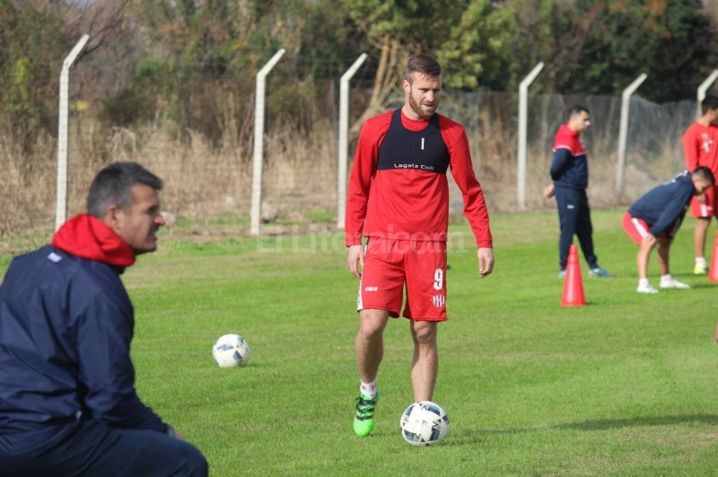 LLEGÓ CARANDO, Y ESPERAN POR ANSELMO