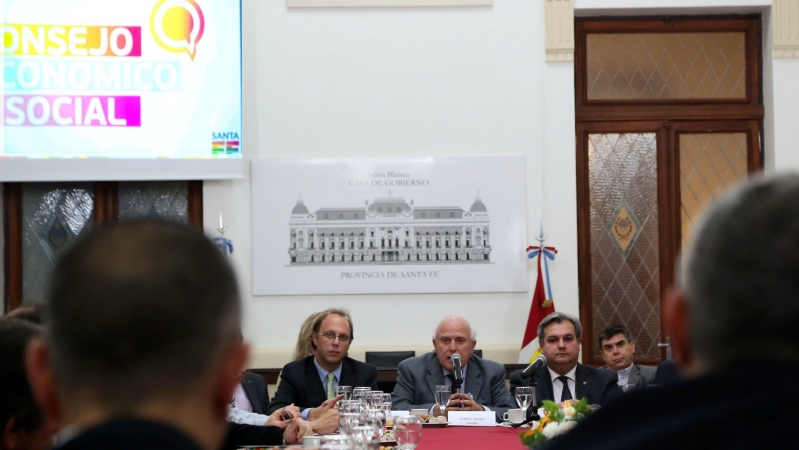 Evaluaron la situación del trabajo y la producción en Santa Fe