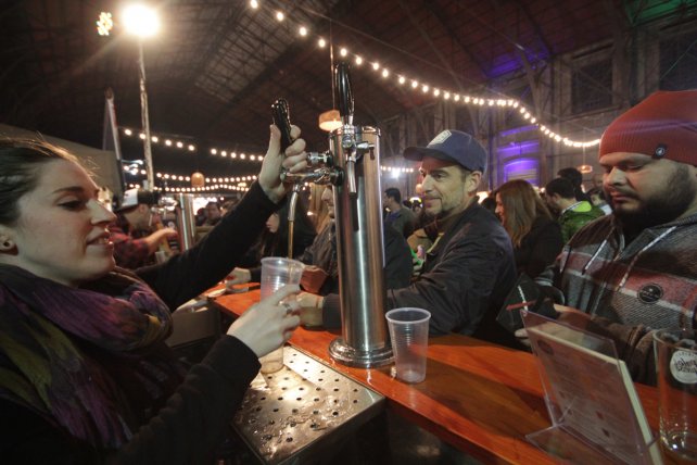 Cerveza artesanal y propuestas gastronómicas se pueden disfrutar en vacaciones 