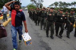 Más de diez mil venezolanos cruzaron hacia Colombia
