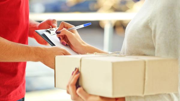 Los paquetes varados en la aduana llegarán en forma directa a los compradores