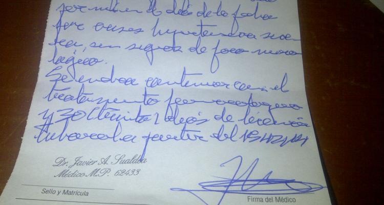 Denuncian que médicos dan certificados truchos