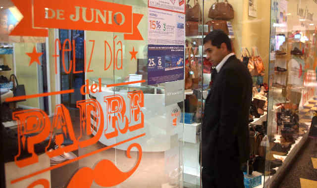 Por séptimo mes consecutivo, cayeron las ventas en comercios