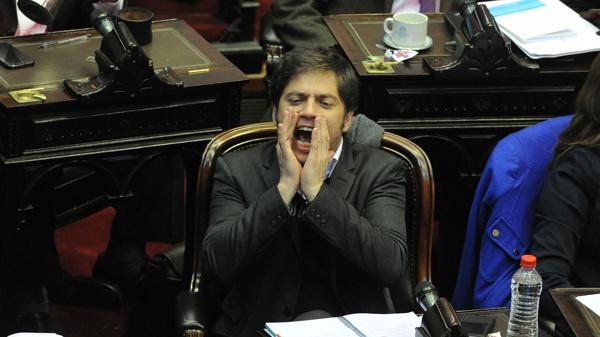 El oficialismo logró frenar los proyectos contra el tarifazo, pero accedió a citar a Aranguren