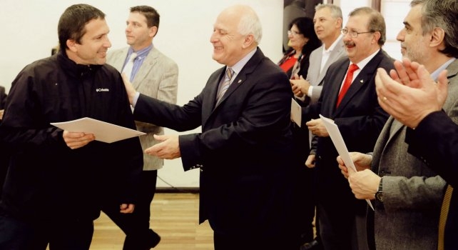 Lifschitz reconoció que aumentó la demanda en salud pública