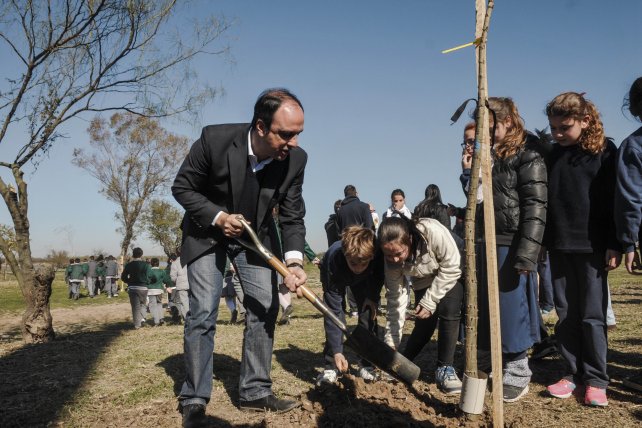ADE apadrinará el Plan de Forestación de la Ciudad