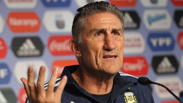 Bauza reveló que Higuaín puede volver en la próxima convocatoria y que evalúa a Tevez