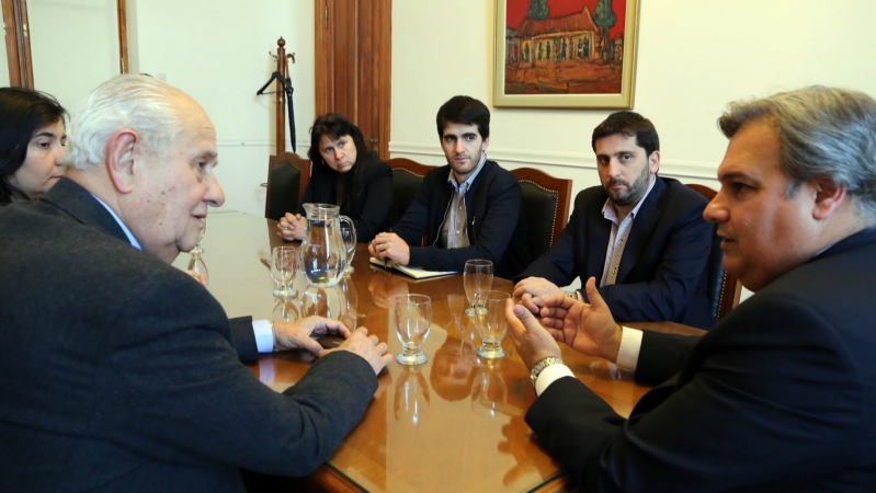 Continúan las reuniones de consulta con los partidos políticos