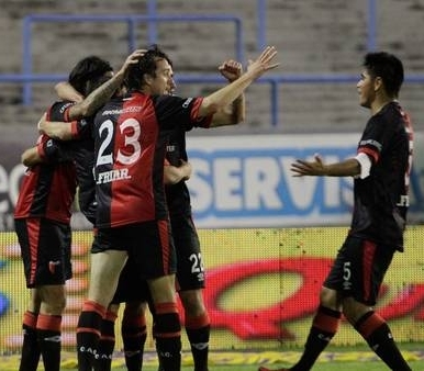 Colón arrancó con el pie derecho en Mar del Plata