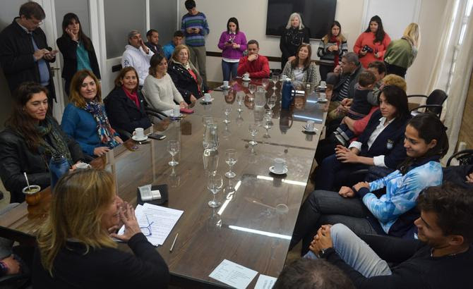 Concejales homenajearon a deportistas locales que participaron en los JJOO