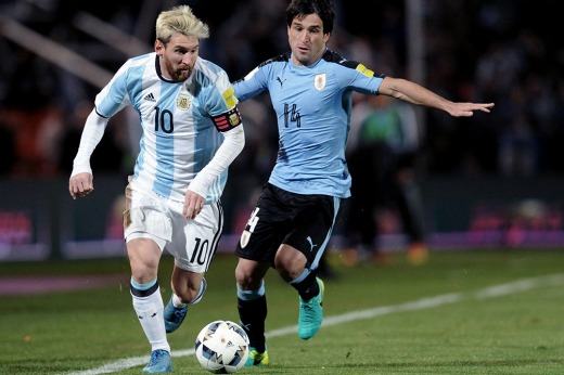 La Selección le ganó a Uruguay y lidera las Eliminatorias
