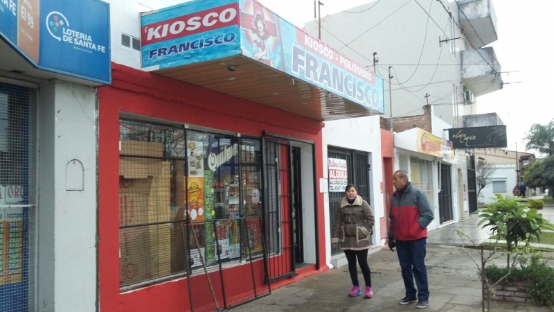 Robos y destrozos en un kiosco de Bº María Selva
